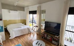 Studio novinho prox. Paulista, com sacada, gym e vaga